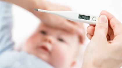Febre em bebês: o que deve ser feito, qual temperatura é considerada febre e quais as causas