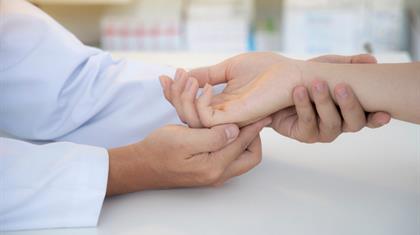 Dor no pulso : o que é, quais as suas causas mais comuns e quando devo procurar um reumatologista